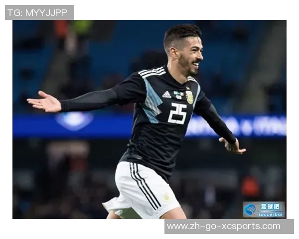 《足球场上的传奇之星:绘制顶级球员人物风采》 《足球场上的传奇之星:绘制顶级球员人物风采》